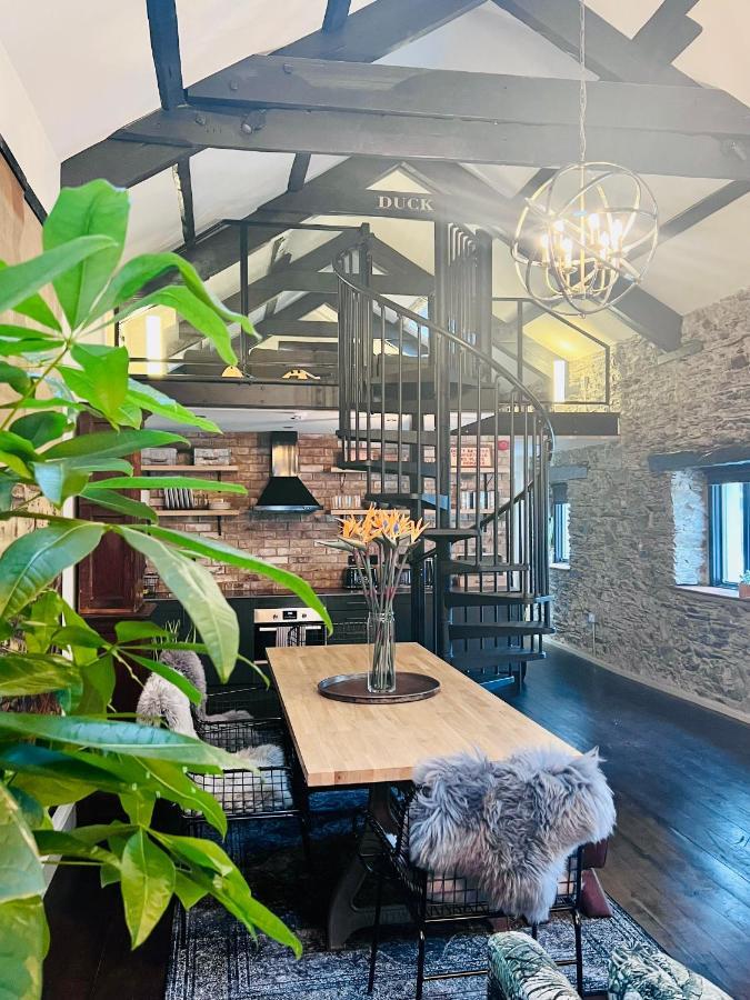 Loft 11 Stunning Luxury Nyc Loft Style Interior Designed 2Bd Apartment Excellent City Centre Location Mezzanine Cinema Room Designer Furniture Amazing Space 道格拉斯 外观 照片