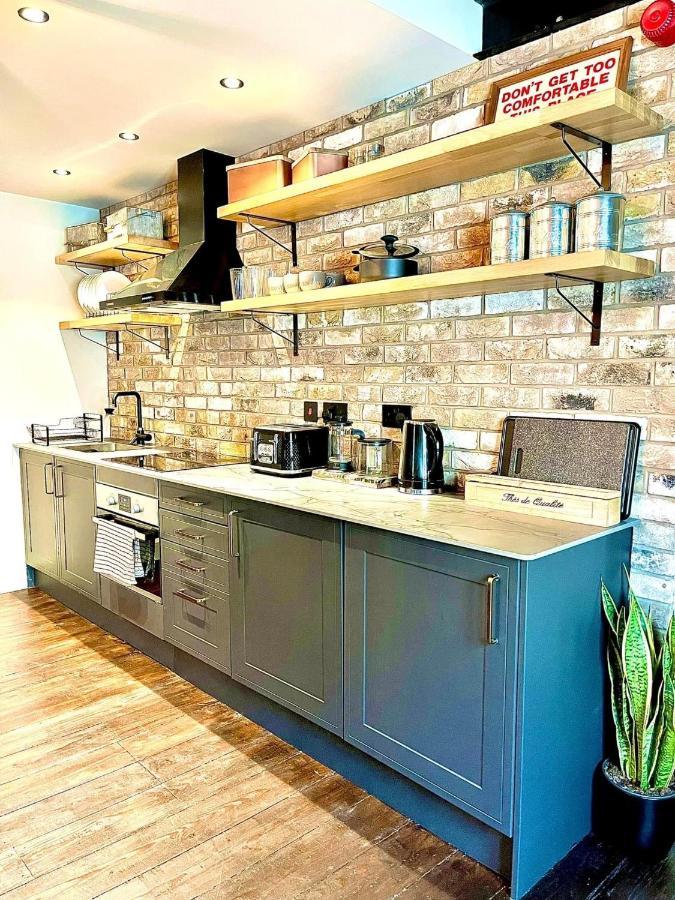 Loft 11 Stunning Luxury Nyc Loft Style Interior Designed 2Bd Apartment Excellent City Centre Location Mezzanine Cinema Room Designer Furniture Amazing Space 道格拉斯 外观 照片