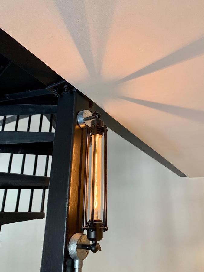 Loft 11 Stunning Luxury Nyc Loft Style Interior Designed 2Bd Apartment Excellent City Centre Location Mezzanine Cinema Room Designer Furniture Amazing Space 道格拉斯 外观 照片